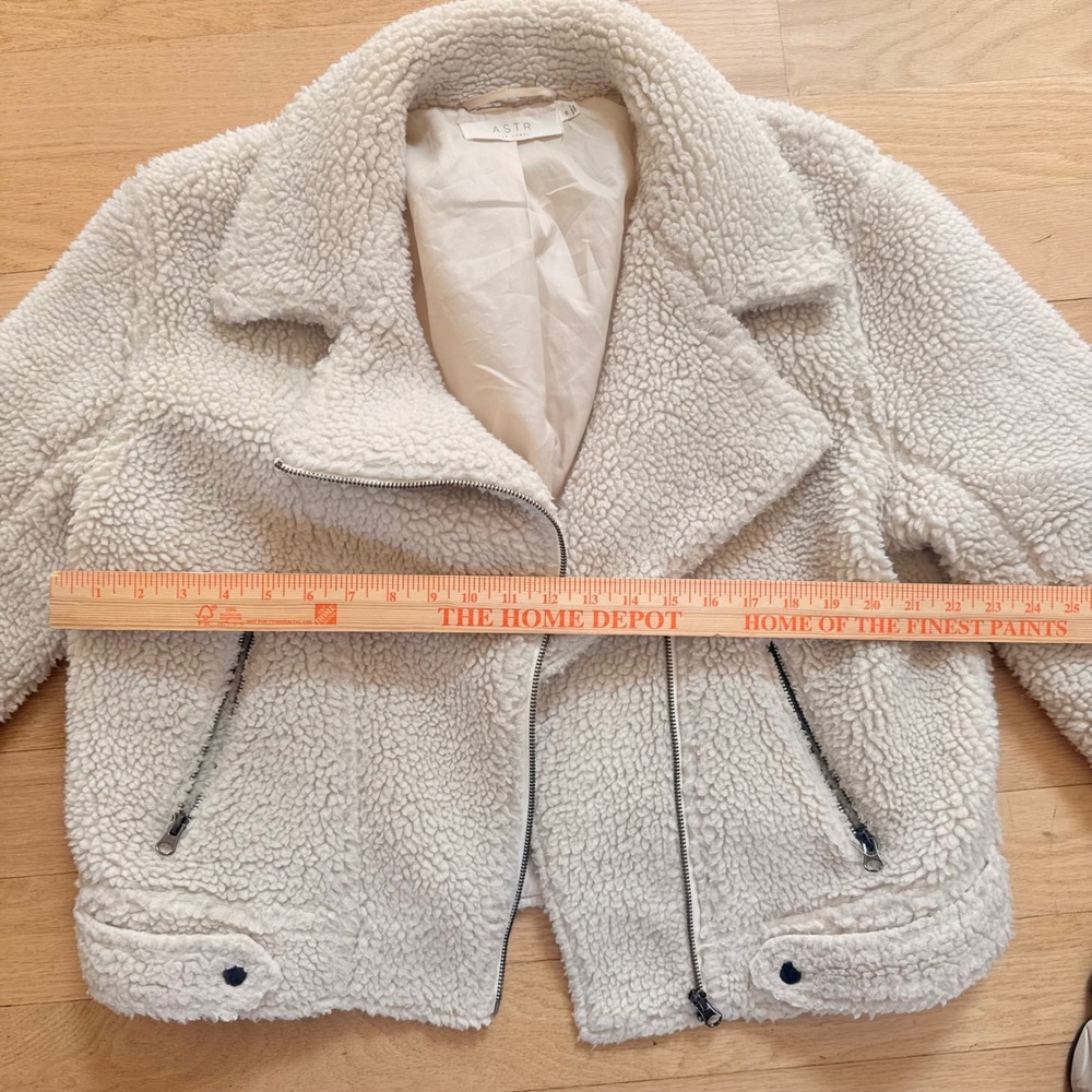 ASTR The Label Cream Teddy Faux Shearling Moto Jacket Womens Size M Ivory Zip - Picture 3 of 8